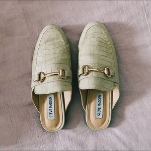 Steve Madden Kandi Mule in Taupe Crocodile (6.5)